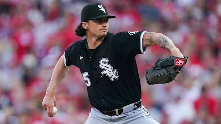 Chicago White Sox pitcher Davis Martin (65) throws against the Cincinnati Reds at Great American Ball Park.