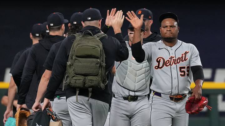Detroit Tigers pitcher Framber Valdez (59) makes his way in from the bullpen prior to his start.  Credit: Raymond Carlin III-Imagn Images