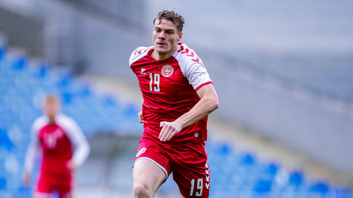 Emil Højlund im Einsatz der dänischen U19-Auswahl