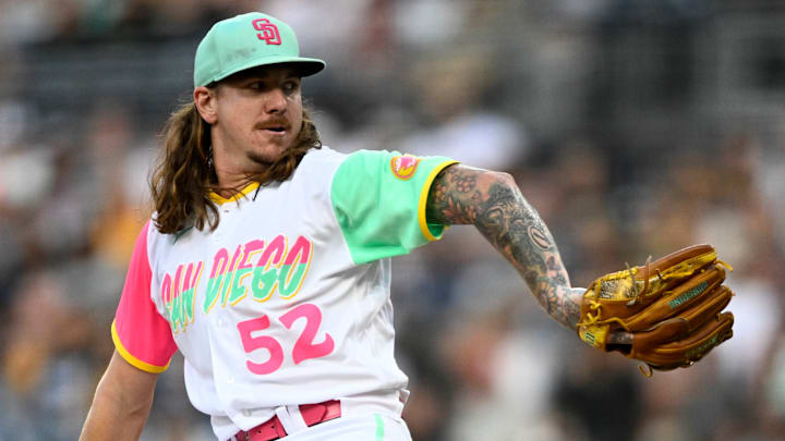 Mike Clevinger jugó en los Padres de San Diego y ahora pertenece a los Medias Blancas de Chicago