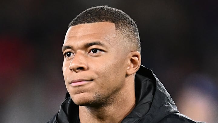 Contrairement à d'aitres stars du PSG, Kylian Mbappé n'a pas rencontré le Roi Charles III.