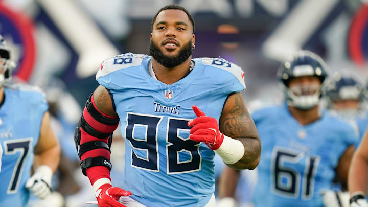 Tennessee Titans defensive tackle Jeffery Simmons (98) takes the field before an NFL pre-season game against the Minnesota Vikings at Nissan Stadium in Nashville, Tenn., Friday, Aug. 22, 2025.
