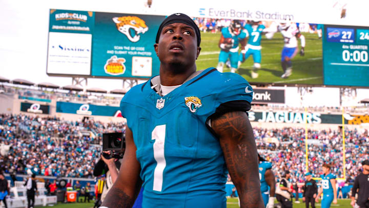 Jacksonville Jaguars running back Travis Etienne Jr. (1)