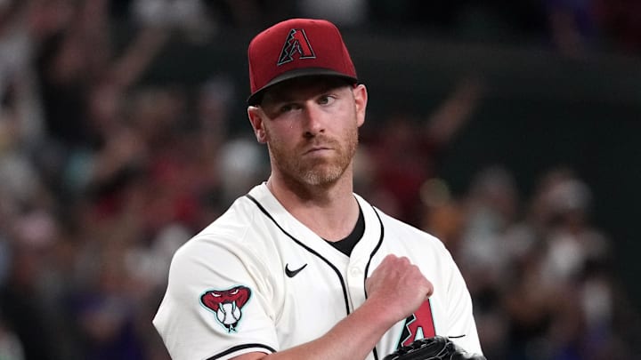 Jul 19, 2025; Phoenix, Arizona, USA; Arizona Diamondbacks pitcher Anthony DeSclafani (21) reacts after defeating the St. Louis Cardinals at Chase Field. Mandatory Credit: Rick Scuteri-Imagn Images Jul 19, 2025; Phoenix, Arizona, USA; Arizona Diamondbacks pitcher Anthony DeSclafani (21) reacts after defeating the St. Louis Cardinals at Chase Field. Mandatory Credit: Rick Scuteri-Imagn Images