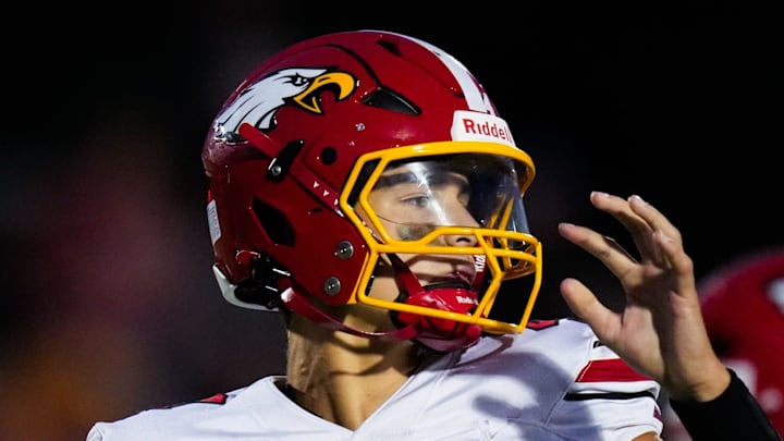 Big Walnut's Eli Stumpf (4) makes a pass in the second half at Ohio Dominican University on Friday, Aug. 22, 2025 in Columbus, Ohio.