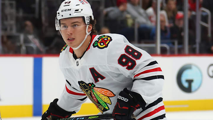 Chicago Blackhawks v Detroit Red Wings