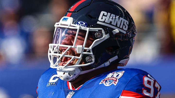 Defensive tackle Dexter Lawrence