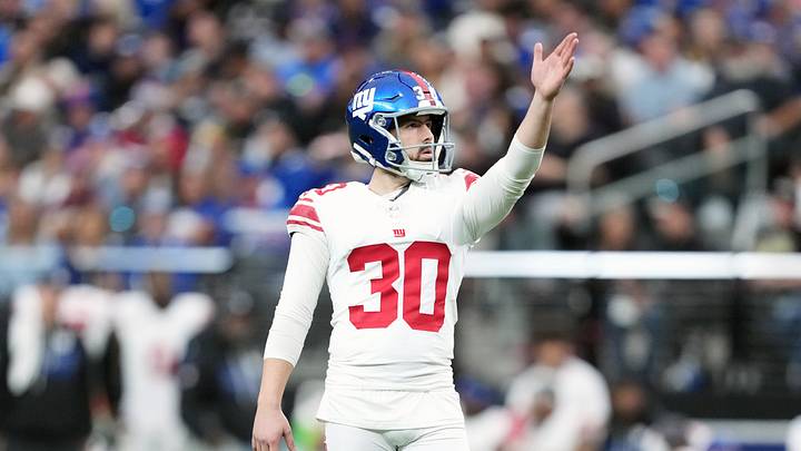New York Giants place kicker Ben Sauls  