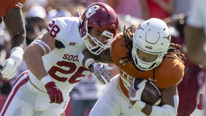 Oklahoma linebacker Danny Stutsman (28) 