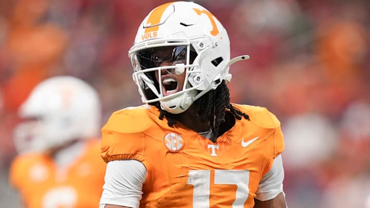 Tennessee wide receiver Chris Brazzell II (17)