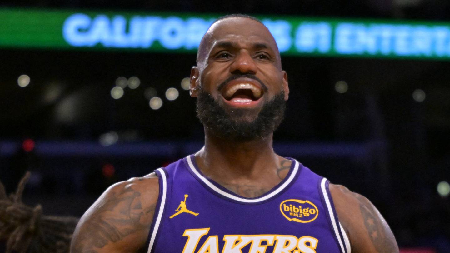 Tyrese Maxey should make LeBron James' life much easier than Luka Doncic