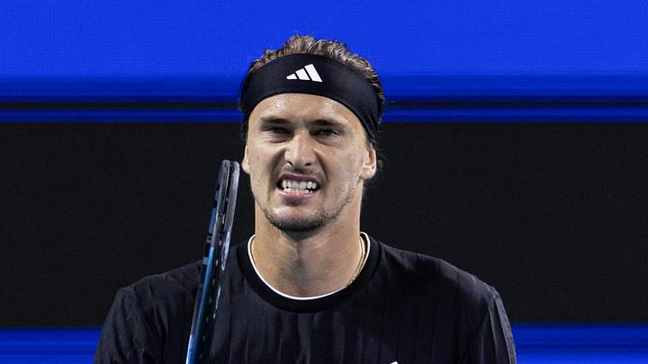 Alexander Zverev celebrates during his match