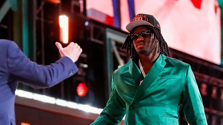 Edge rusher Shemar Stewart is greeted by NFL Commissioner Roger Goodell after being selected 17th overall by the Cincinnati Bengals during the first round of the 2025 NFL Draft on Thursday, April 24, 2025, at Lambeau Field in Green Bay, Wisconsin. The draft runs through April 26.
Tork Mason/USA TODAY NETWORK-Wisconsin