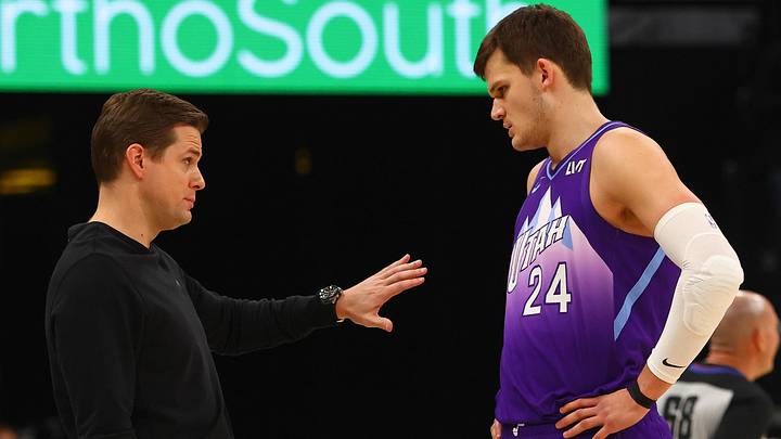 Jan 25, 2025; Memphis, Tennessee, USA; Utah Jazz head coach Will Hardy talks with center Walker Kessler (24) during the first quarter against the Memphis Grizzlies at FedExForum. Mandatory Credit: Petre Thomas-Imagn Images Jan 25, 2025; Memphis, Tennessee, USA; Utah Jazz head coach Will Hardy talks with center Walker Kessler (24) during the first quarter against the Memphis Grizzlies at FedExForum. Mandatory Credit: Petre Thomas-Imagn Images