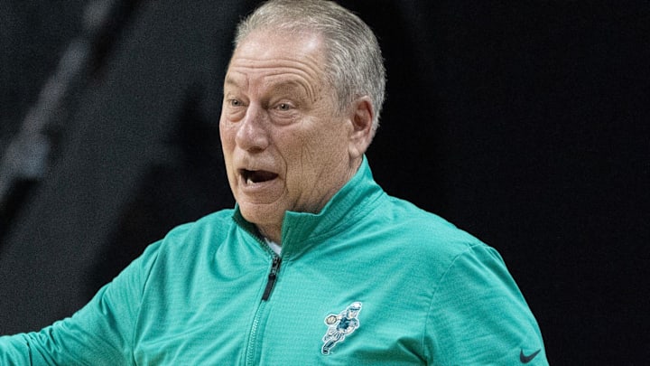Michigan State coach Tom Izzo calls to his team during the first half against Oregon at Matthew Knight Arena in Eugene Jan. 20, 2026.