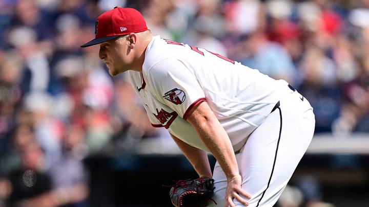 Sep 16, 2026; Cleveland, Ohio, USA; Cleveland Guardians pitcher Parker Messick (77) reacts after a three run home run by Chicago White Sox designated hitter Tommy Pham (21) during the fifth inning at Progressive Field. Mandatory Credit: David Dermer-Imagn Images Sep 16, 2026; Cleveland, Ohio, USA; Cleveland Guardians pitcher Parker Messick (77) reacts after a three run home run by Chicago White Sox designated hitter Tommy Pham (21) during the fifth inning at Progressive Field. Mandatory Credit: David Dermer-Imagn Images