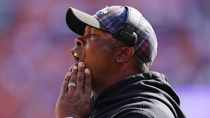 Denver Broncos defensive coordinator Vance Joseph Denver Broncos defensive coordinator Vance Joseph