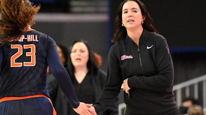 Feb 20, 2025; Los Angeles, California, USA; Illinois Fighting Illini head coach Shauna Green and Illinois Fighting Illini forward Brynn Shoup-Hill (23) during the second quarter against the UCLA Bruins at Pauley Pavilion presented by Wescom. Mandatory Credit: Robert Hanashiro-Imagn Images