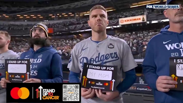 A Yankees fan had a three-word message for Freddie Freeman during the Stand Up to Cancer moment. 