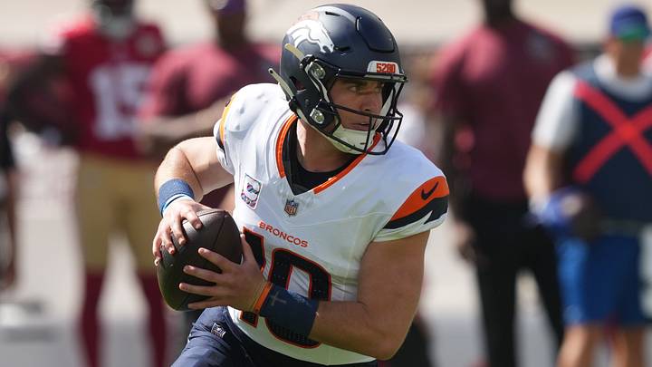Oct 4, 2026; Santa Clara, California, USA; Denver Broncos quarterback Bo Nix (10) rolls out against the San Francisco 49ers during the first half at Levi's Stadium. Oct 4, 2026; Santa Clara, California, USA; Denver Broncos quarterback Bo Nix (10) rolls out against the San Francisco 49ers during the first half at Levi's Stadium.