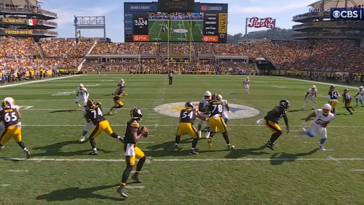 Justin Fields has the Steelers off to a 3-0 start after their win over the Chargers on Sunday. 