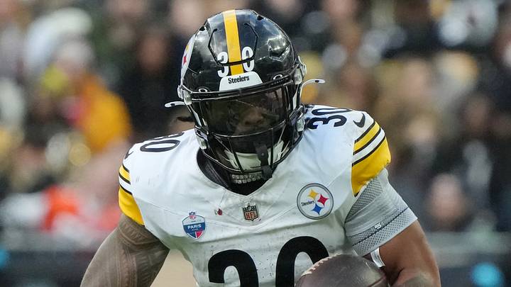 Pittsburgh Steelers running back Jaylen Warren Pittsburgh Steelers running back Jaylen Warren