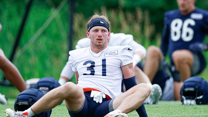 Jun 11, 2026; Lake Forest, IL, USA; Chicago Bears defensive back Dillon Thieneman (31) stretches during Minicamp at Halas Hall. Mandatory Credit: Kamil Krzaczynski-Imagn Images
