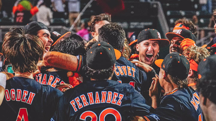 Miami Hurricanes Baseball celebrating the Walk off homerun against UCF.