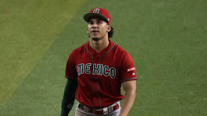 Mar 12, 2023; Phoenix, Arizona, USA; Team Mexico outfielder Alek Thomas (5) in center field against Team USA at Chase Field. Mandatory Credit: Zachary BonDurant-Imagn Images Mar 12, 2023; Phoenix, Arizona, USA; Team Mexico outfielder Alek Thomas (5) in center field against Team USA at Chase Field. Mandatory Credit: Zachary BonDurant-Imagn Images