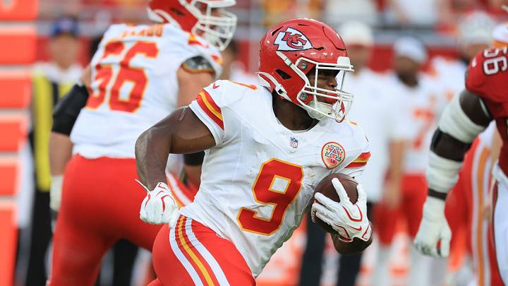 Kansas City Chiefs running back Kenneth Walker III (9) Kansas City Chiefs running back Kenneth Walker III (9)