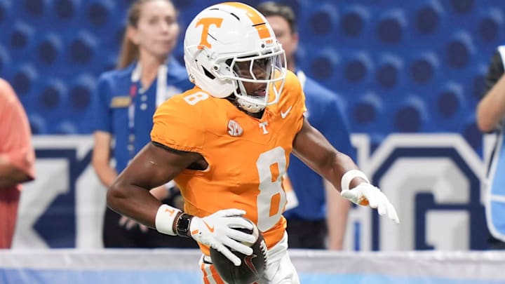 Tennessee defensive back Colton Hood (8) recovers a fumble and runs it into the end zone for a touchdown during the Aflac Kickoff Game between the Volunteers and Syracuse held at Mercedes-Benz Stadium in Atlanta, Ga., on August 30, 2025.