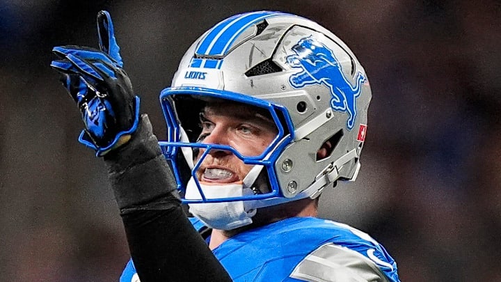 Detroit Lions defensive end Aidan Hutchinson (97).