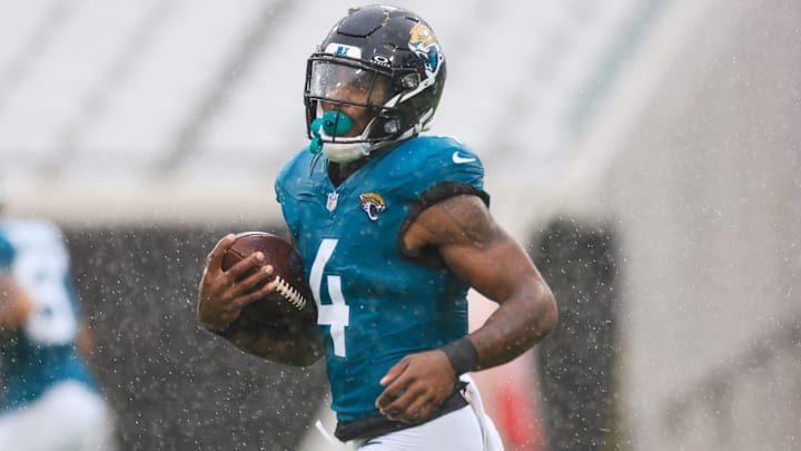 Jacksonville Jaguars running back Tank Bigsby (4) warms up before an NFL football matchup Sunday, Dec. 29, 2024 at EverBank Stadium in Jacksonville, Fla. The Jaguars held off the Titans 20-13. [Corey Perrine/Florida Times-Union]