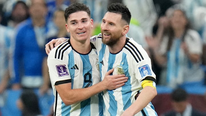 Julián Álvarez y Lionel Messi integran la lista de nominados a los premios The Best