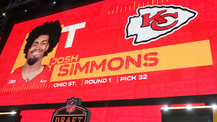 Apr 24, 2025; Green Bay, WI, USA; Ohio State Buckeyes tackle Josh Simmons is selected as the No. 32 pick by the Kansas City Chiefs during the NFL Draft at Lambeau Field. Mandatory Credit: Kirby Lee-Imagn Images Apr 24, 2025; Green Bay, WI, USA; Ohio State Buckeyes tackle Josh Simmons is selected as the No. 32 pick by the Kansas City Chiefs during the NFL Draft at Lambeau Field. Mandatory Credit: Kirby Lee-Imagn Images