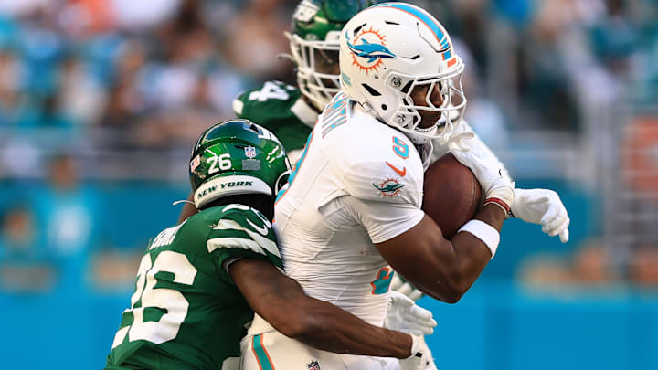 Miami Dolphins TE Jonnu Smith