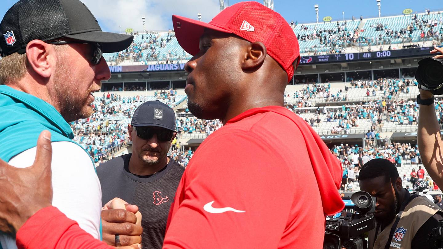 Jaguars Have 1 Key Edge Over Texans Entering 2026 Divisional Title Battle