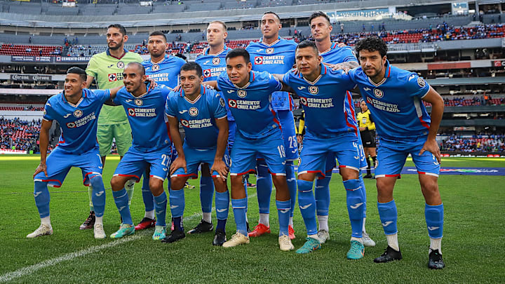 El primer once titular de Cruz Azul en la era Ricardo Ferretti. El primer once titular de Cruz Azul en la era Ricardo Ferretti.