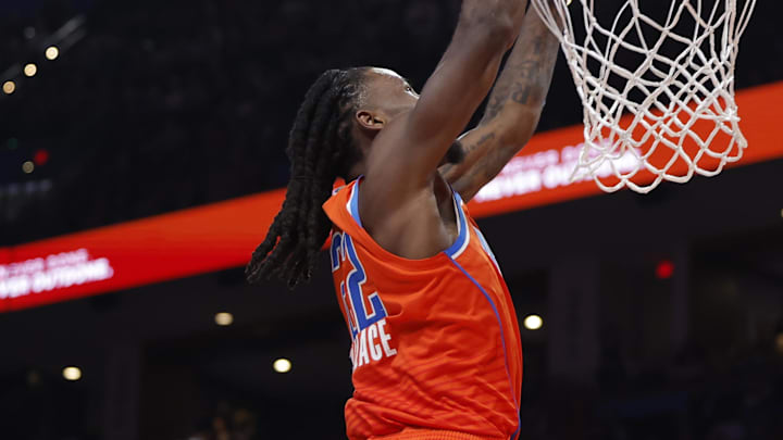 Nov 28, 2025; Oklahoma City, Oklahoma, USA; Oklahoma City Thunder guard Cason Wallace (22) dunks against the Phoenix Suns during the second half at Paycom Center. Mandatory Credit: Alonzo Adams-Imagn Images Nov 28, 2025; Oklahoma City, Oklahoma, USA; Oklahoma City Thunder guard Cason Wallace (22) dunks against the Phoenix Suns during the second half at Paycom Center. Mandatory Credit: Alonzo Adams-Imagn Images