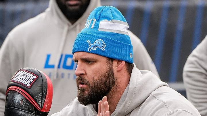 Detroit Lions offensive tackle Taylor Decker (68) warms up before the game between Chicago Bears and Detroit Lions at Soldier Field in Chicago, Ill. on Sunday, Dec. 22, 2024. Detroit Lions offensive tackle Taylor Decker (68) warms up before the game between Chicago Bears and Detroit Lions at Soldier Field in Chicago, Ill. on Sunday, Dec. 22, 2024.