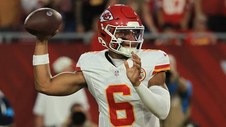 Kansas City Chiefs quarterback Justin Fields Kansas City Chiefs quarterback Justin Fields