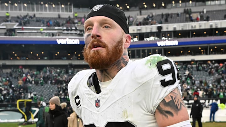  Las Vegas Raiders defensive end Maxx Crosby (98) on the field