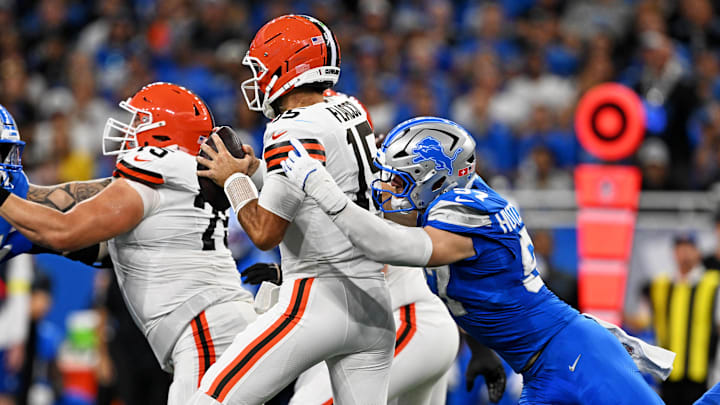 Cleveland Browns quarterback Joe Flacco (15) passes the ball off during the second half against the Detroit Lions