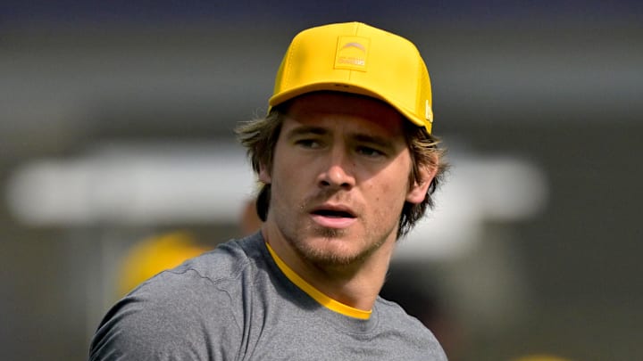 Oct 19, 2025; Inglewood, California, USA; Los Angeles Chargers quarterback Justin Herbert (10) warms up prior to the game against the Indianapolis Colts at SoFi Stadium. Mandatory Credit: Jayne Kamin-Oncea-Imagn Images Oct 19, 2025; Inglewood, California, USA; Los Angeles Chargers quarterback Justin Herbert (10) warms up prior to the game against the Indianapolis Colts at SoFi Stadium. Mandatory Credit: Jayne Kamin-Oncea-Imagn Images