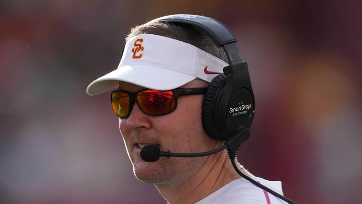 Nov 30, 2024; Los Angeles, California, USA; Southern California Trojans head coach Lincoln Riley reacts against the Notre Dame Fighting Irish in the second half at United Airlines Field at Los Angeles Memorial Coliseum. Nov 30, 2024; Los Angeles, California, USA; Southern California Trojans head coach Lincoln Riley reacts against the Notre Dame Fighting Irish in the second half at United Airlines Field at Los Angeles Memorial Coliseum.