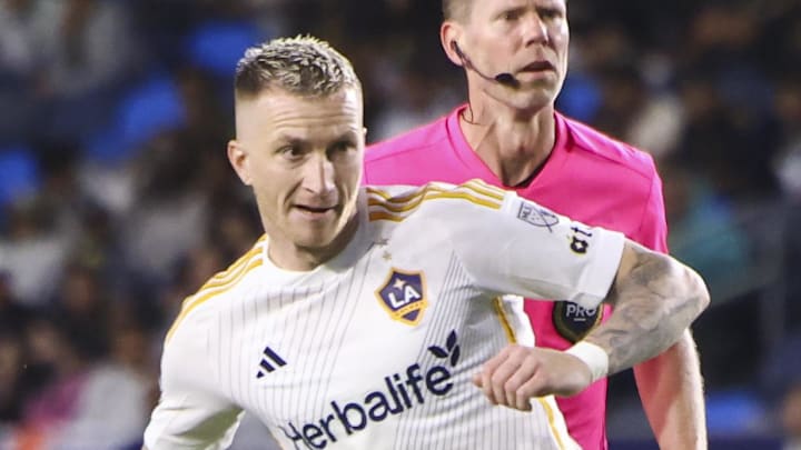 Marco Reus scored twice for the LA Galaxy in their El Tráfico draw.