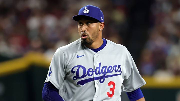 Aug 7, 2026; Phoenix, Arizona, USA; Los Angeles Dodgers pitcher Edwin Diaz against the Arizona Diamondbacks at Chase Field. Mandatory Credit: Mark J. Rebilas-Imagn Images Aug 7, 2026; Phoenix, Arizona, USA; Los Angeles Dodgers pitcher Edwin Diaz against the Arizona Diamondbacks at Chase Field. Mandatory Credit: Mark J. Rebilas-Imagn Images