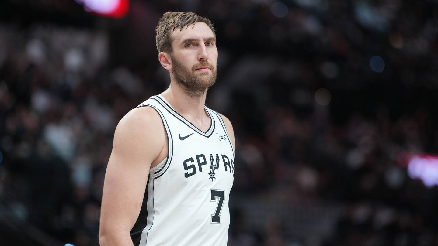 Why Spurs Believe Luke Kornet's Early-Season Struggles Are 'Not Just a Luke Thing'