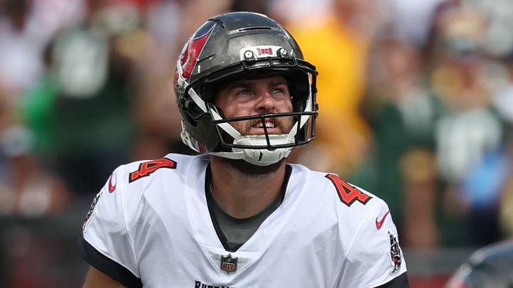 Oct 4, 2026; Tampa, Florida, USA; Tampa Bay Buccaneers kicker Chase McLaughlin (4) lines up to attempt a kick against the Green Bay Packers at Raymond James Stadium. Mandatory Credit: Matt Pendleton-Imagn Images Oct 4, 2026; Tampa, Florida, USA; Tampa Bay Buccaneers kicker Chase McLaughlin (4) lines up to attempt a kick against the Green Bay Packers at Raymond James Stadium. Mandatory Credit: Matt Pendleton-Imagn Images