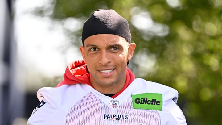 New England Patriots wide receiver Mack Hollins (13).